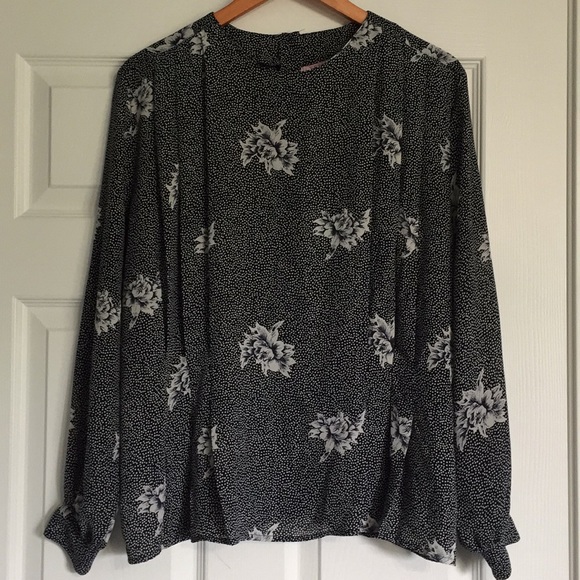 Tess Tops - Vintage Buttoned Back Blouse